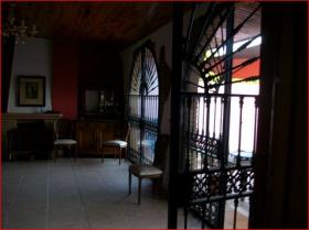 Yüzme havuzlu köy evi - 300 m2