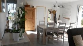 Bir ortamda ve otantik manzaralar içinde, tek katlı villa