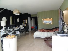Panoramik deniz manzaralı çok yüksek kattaki stüdyo