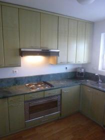Panoramik deniz ve liman manzaralı, modern tarzda 4 odalı daire