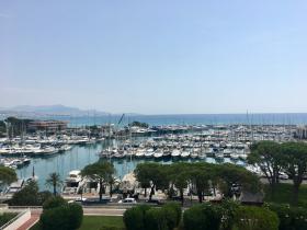 Geniş balkonlu daire - panoramik deniz manzarası