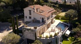 Mougins'te Eşsiz Emlak - Deniz Manzaralı 2 Villa