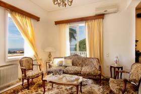 Manzaralı ve Havuzlu Lüks Villa