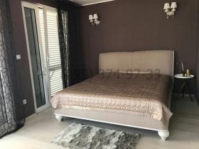 Karadağ Dobra Voda'da deniz manzaralı 209 m2 satılık villa