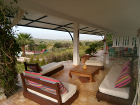 Çağdaş 5 yatak odalı villa