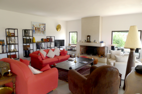 Çağdaş 5 yatak odalı villa