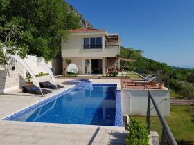 Muhteşem panoramik deniz manzaralı villa