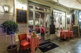 Nice'in kalbinde İtalyan restoranı - satılık Ticari mülkiyet