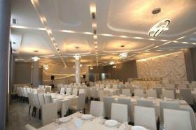 Tiflis, Gürcistan, Metro istasyonu karşısında Satılık Restoran
