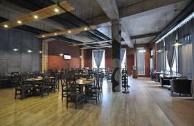 Tiflis, Gürcistan, Metro istasyonu karşısında Satılık Restoran