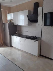 Tiflis'te yeni inşa edilmiş binada daire