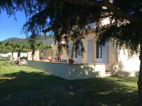 160 m2 havuzlu, 7 odalı güzel villa