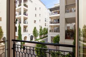 Kulüp kompleksi Porto Karadağ'da lüks daire