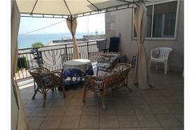 İtalya'da güzel villa, plaja 50 metre, 6 ayrı daire