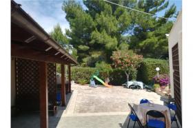 İtalya'da güzel villa, plaja 50 metre, 6 ayrı daire