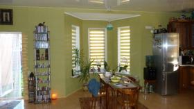 Boryspil'in merkezinde, kilisenin yakınında rahat, sıcak evimi satıyorum