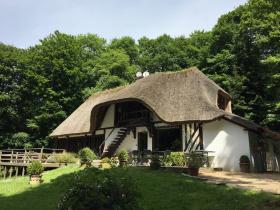 Satılık Norman Cottage ile ek bina