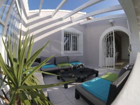 2 aynı daireden oluşan deniz manzaralı villa, çok iyi kira geliri