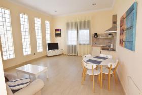 Adeje 1500 m2 güzel lüks villa