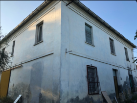 Kır evi satılık Loreto Aprutino Abruzzo, İtalya