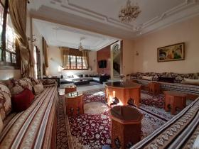 Küçük fonksiyonel villa ve tüm olanaklara yakın